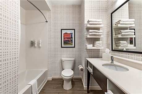 2 Queens W/ Fridge Nonsmoking