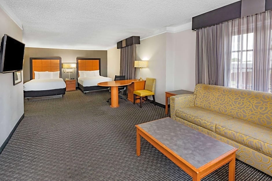 La Quinta Inn & Suites by Wyndham Laredo