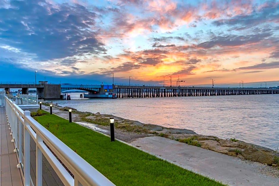 Cambria Hotel Ocean City - Bayfront