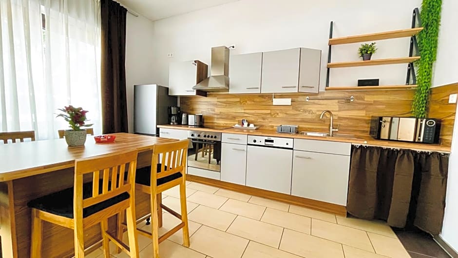 Nanis Hotel & Appartements