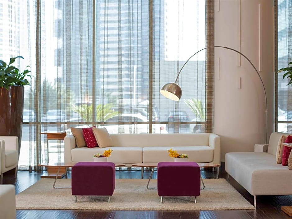 Pullman Dubai Jumeirah Lakes Towers