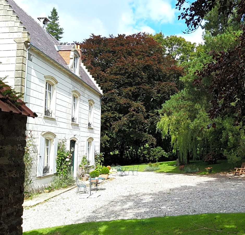 Petit manoir de la berthenlaire