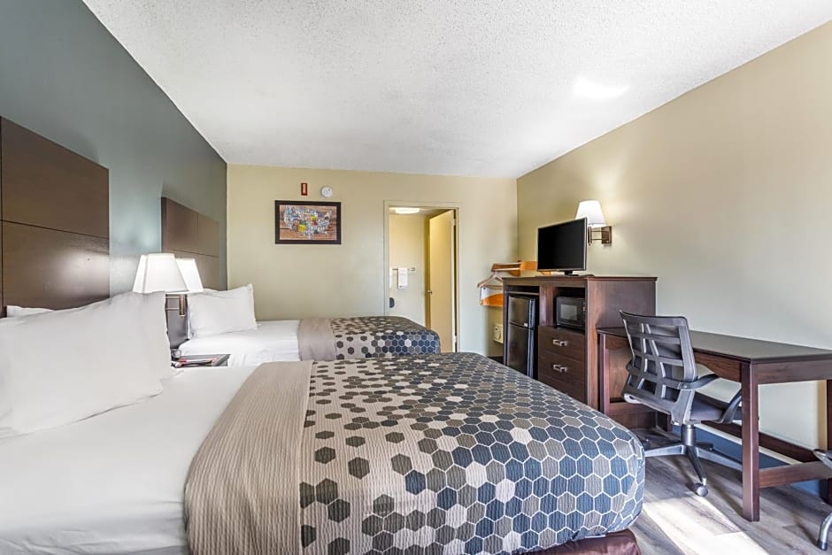 Econo Lodge Inn & Suite Clarksville