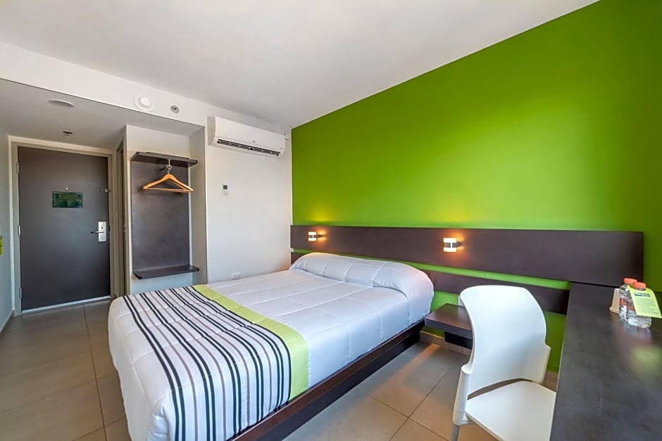 City Express Junior by Marriott Toluca Zona Industrial