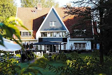 Hotel De Barones