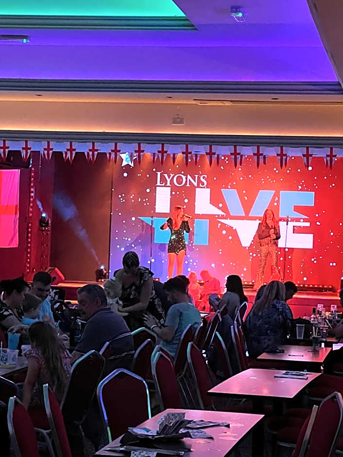 Lyons Robin Hood , Rhyl