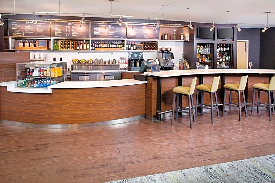 Courtyard by Marriott Roanoke Airport