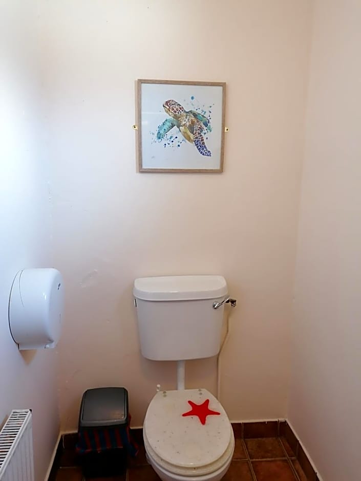 Aille River Tourist Hostel and Campsite Doolin