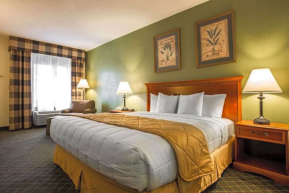 Clarion Inn & Suites Aiken South