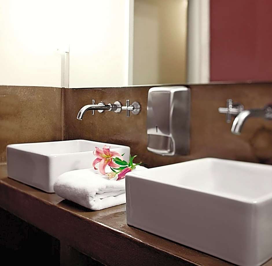 Five Elements Hostel