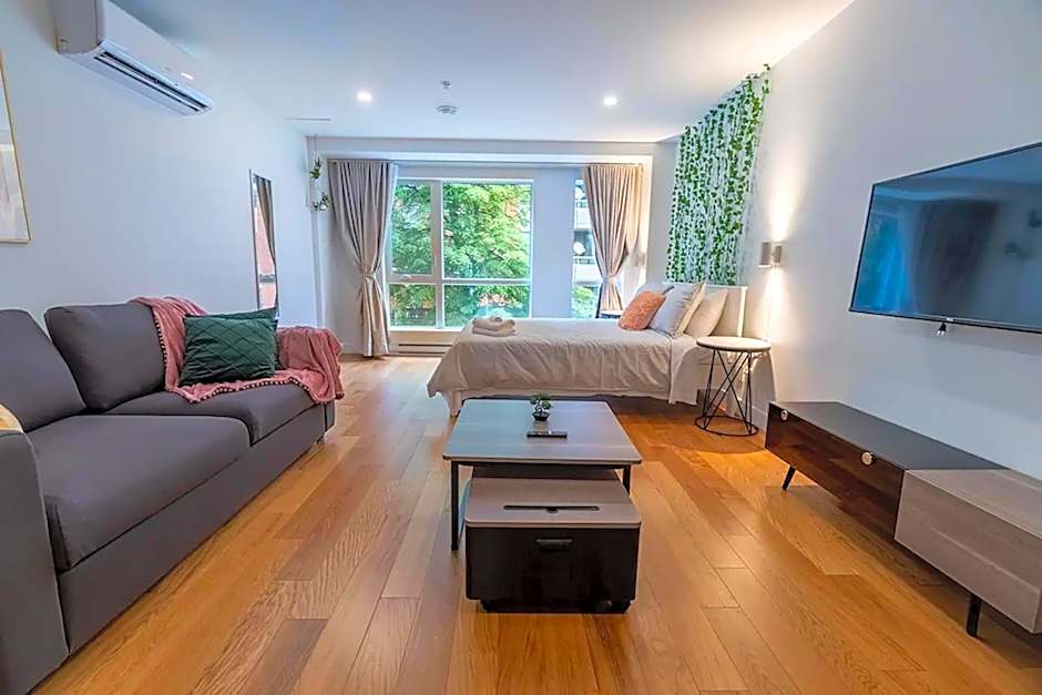 Rozenhaus Montreal Hotel