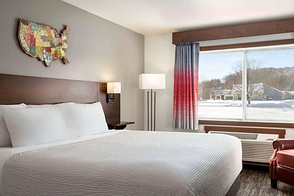 Ramada by Wyndham Richland Center