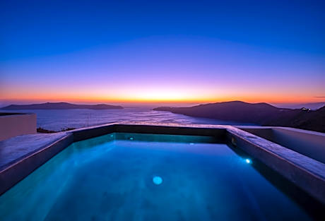 Superior Caldera Suite with Outdoor Hot Tub