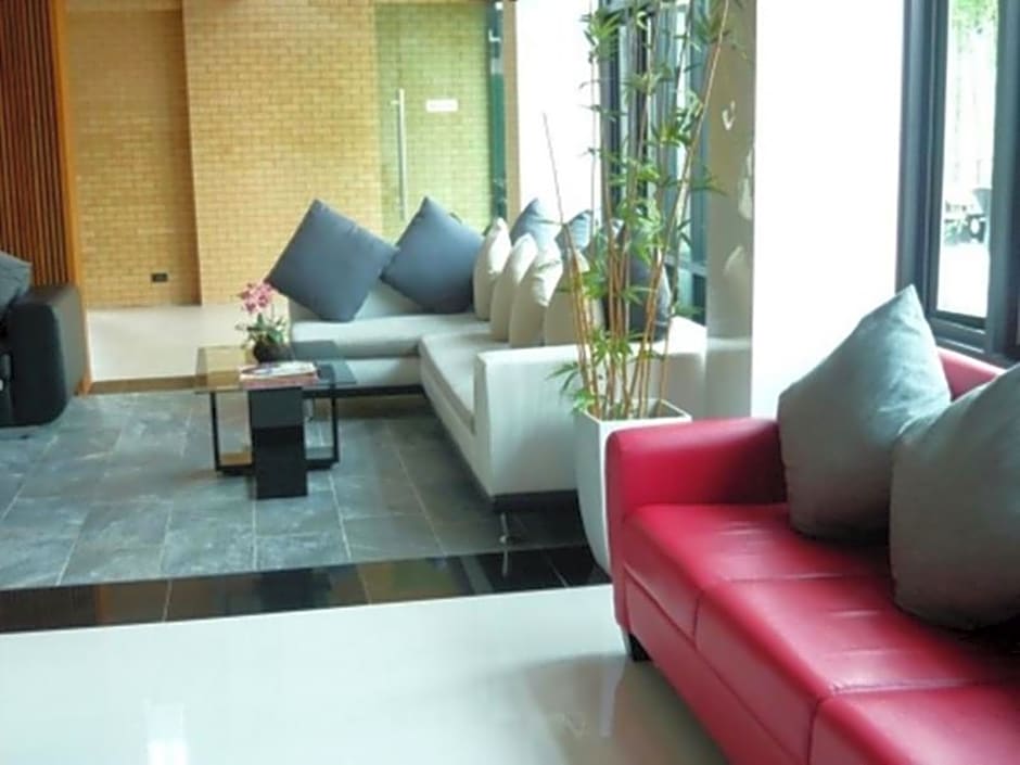 IZEN Budget Hotel & Residences