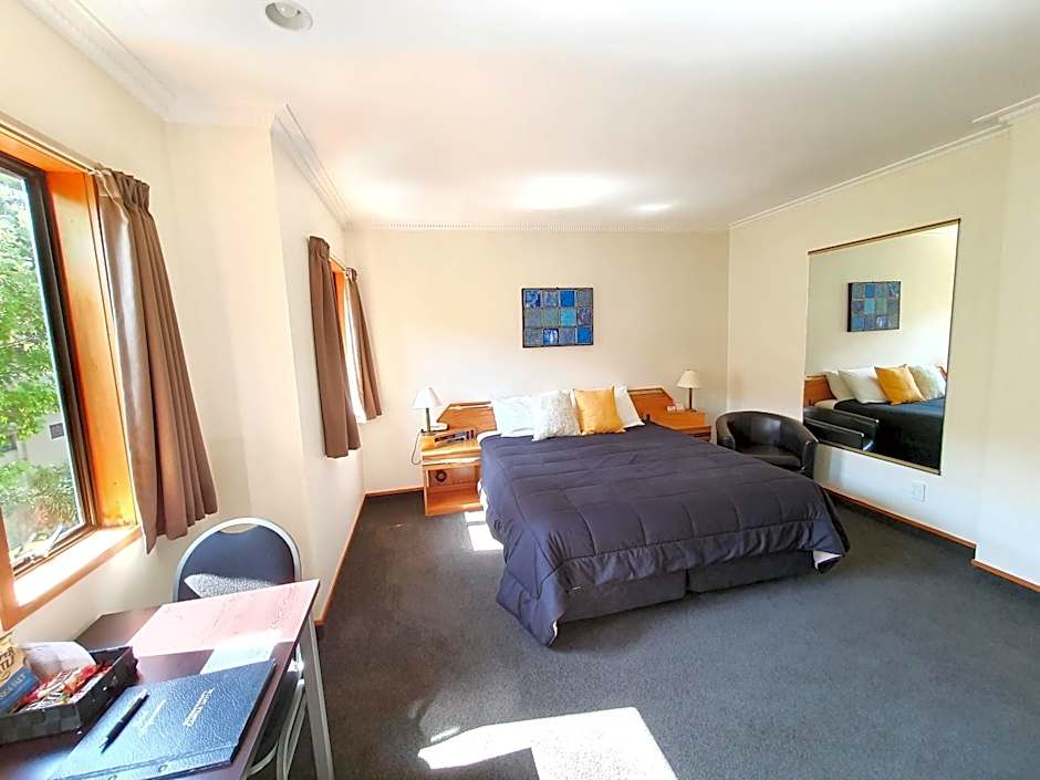 Fitzherbert Castle Motel