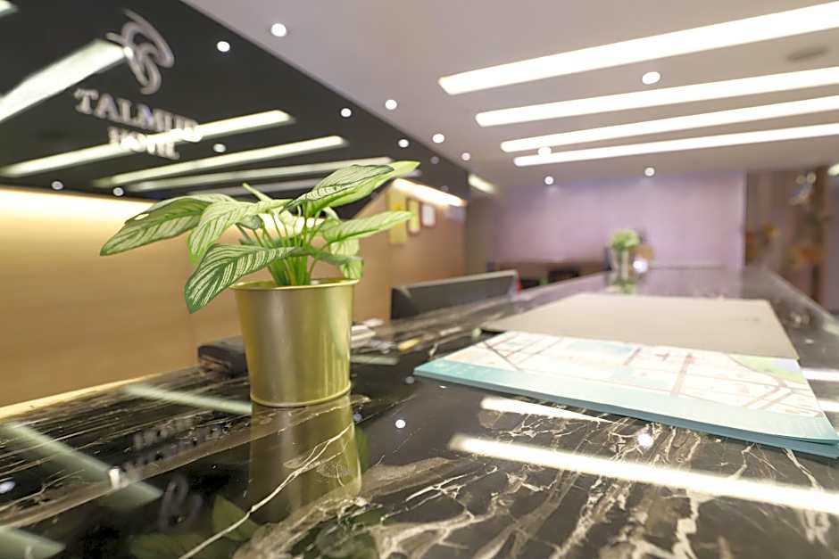 Talmud Hotel Yizhong