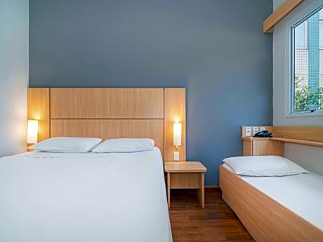 Triple Apartment - Double Bed and an Additional Bed For a Child up to 12 Years Old