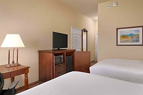 2 Queen Beds Mobility Accessible Room