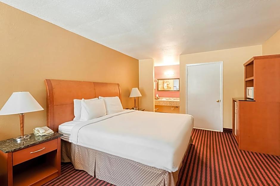 OYO Hotel Jefferson TX Hwy 59