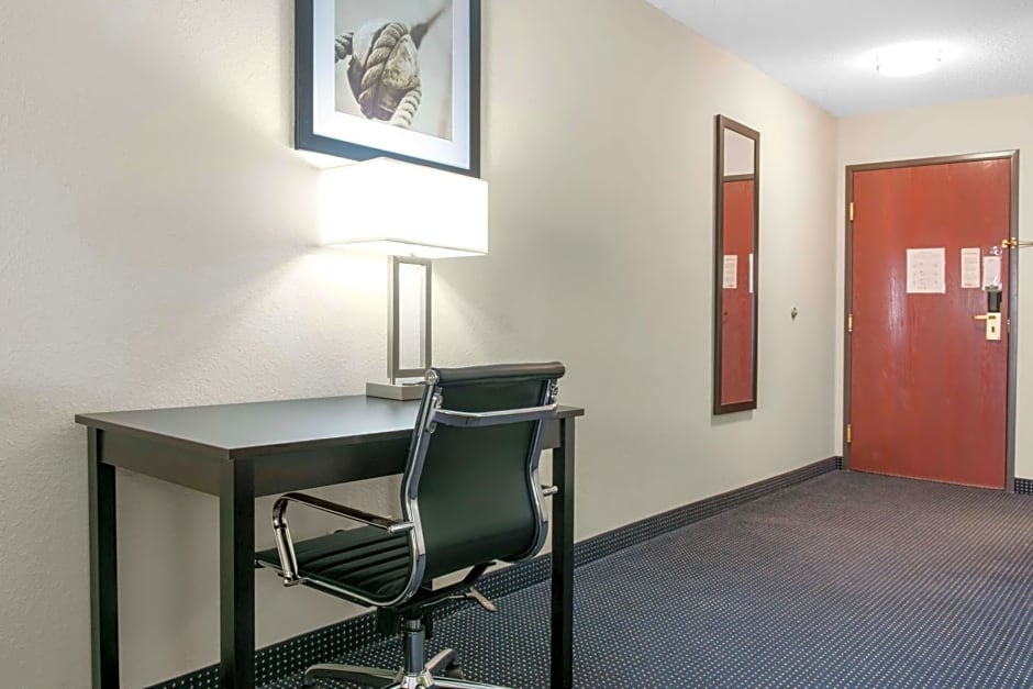 Quality Inn & Suites Anderson I-69