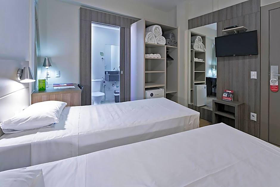 Hotel Valerim Itajaí / Navegantes