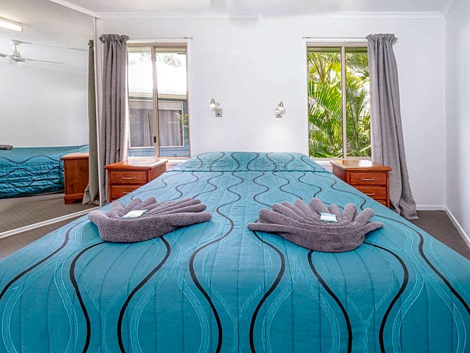 Boyne Island Motel and Villas
