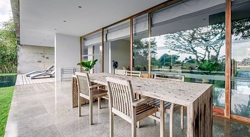 Jimbaran Balangan Beach Front Villa Nakar