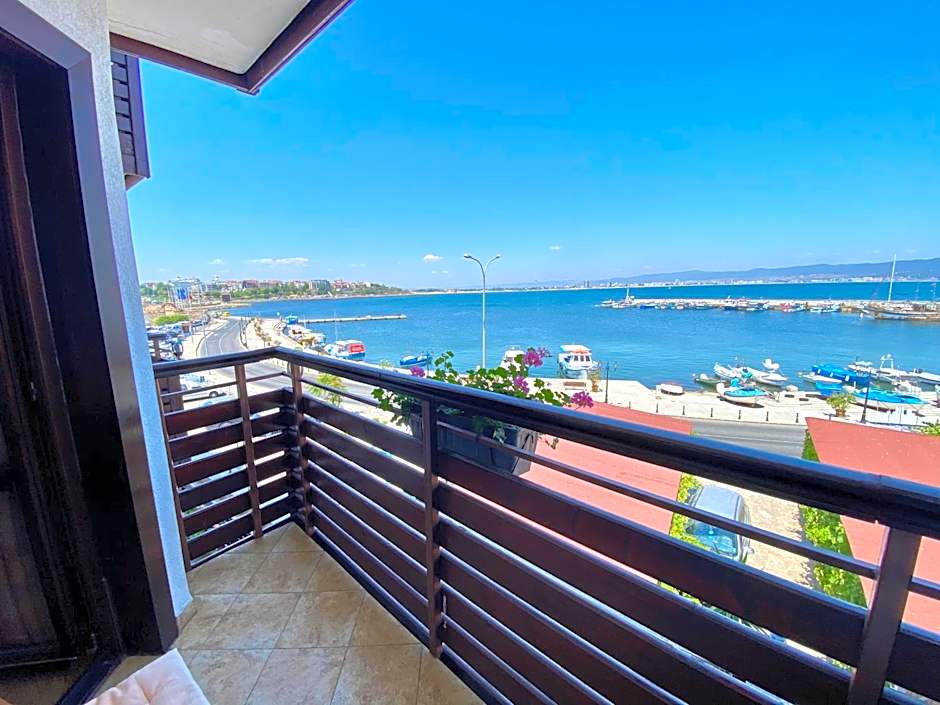 Family Hotel Saint Nikola and Free parking