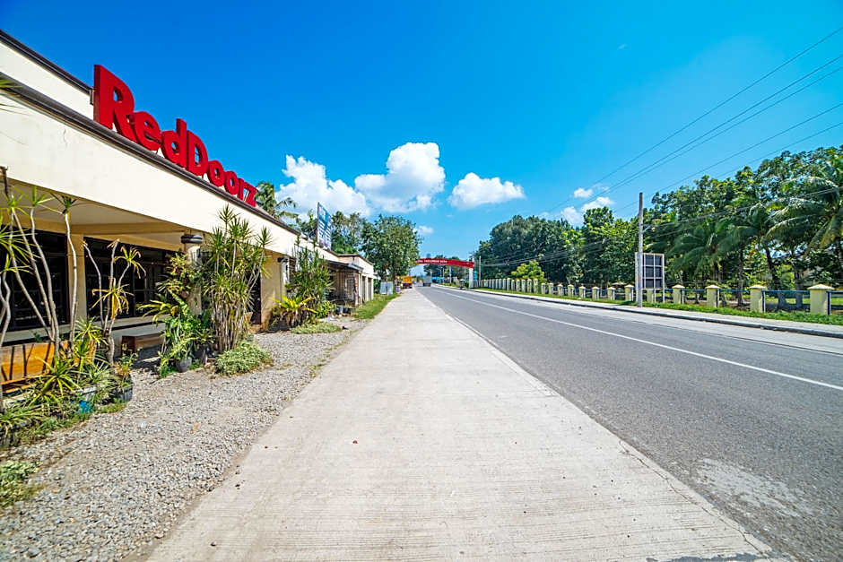 RedDoorz near San Juanico Bridge