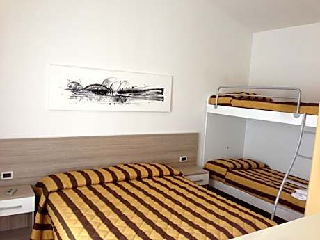 One-Bedroom Apartment (5 Adults)