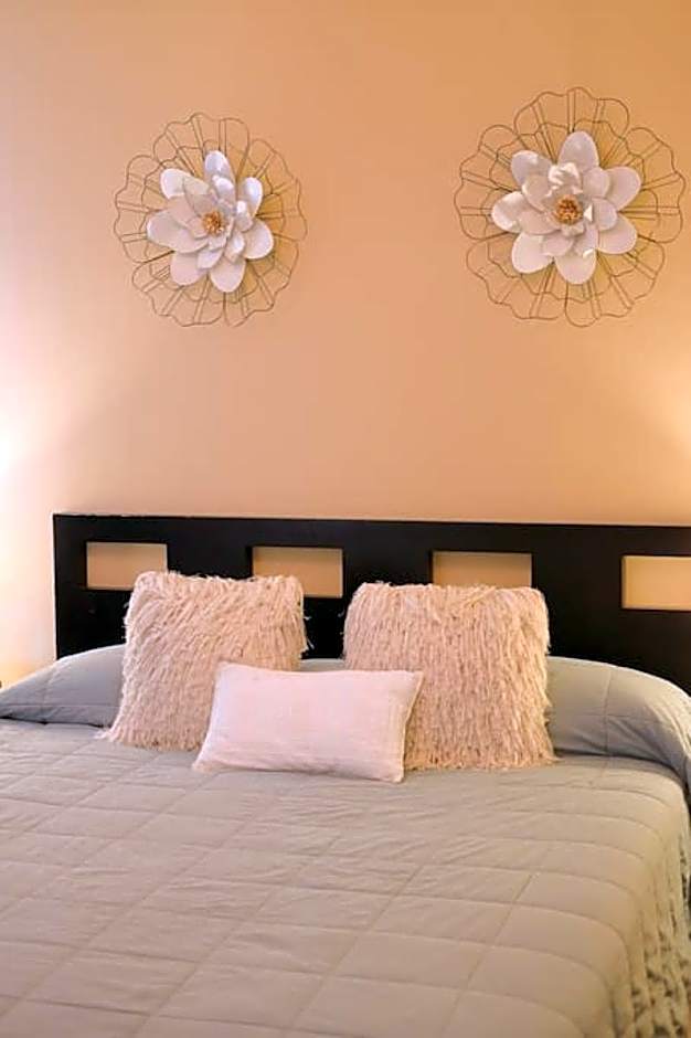 Casa Todos Santos with Gated Parking at Casas Sanblu