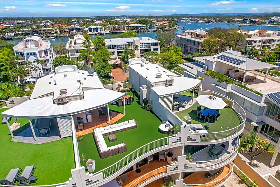 Mirra Chana Beachfront Apartments Mooloolaba
