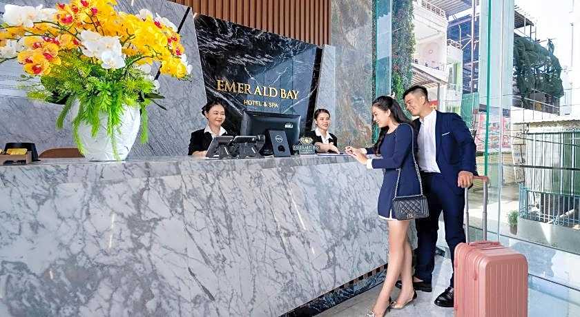 EMERALD BAY HOTEL & SPA