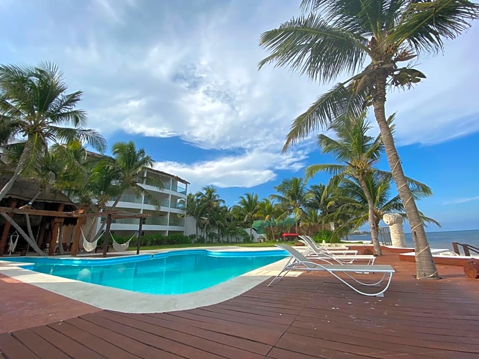 Casa del Puerto by MIJ - Beachfront Hotel