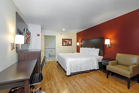Superior King Room - Disability Access/Roll-in Shower Smoke Free
