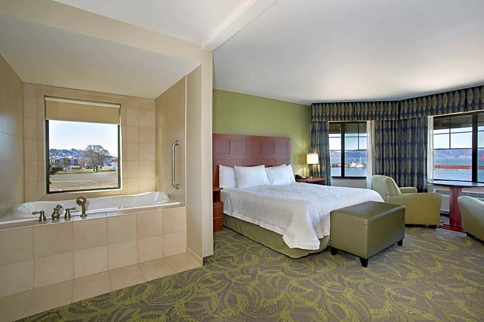 Hampton Inn By Hilton & Suites Astoria, Or