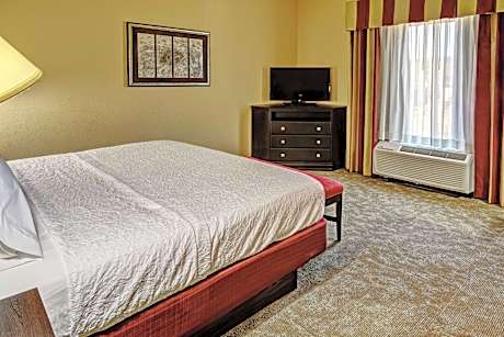 1 King Bed Nonsmoking