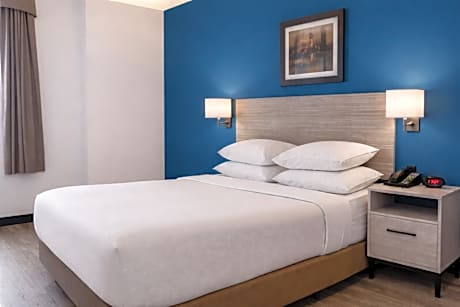 1 Queen Bed Standard Non-smoking