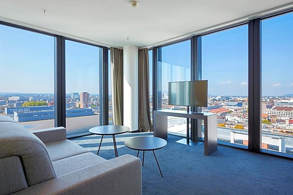 Photo 1 of 7 of Suite