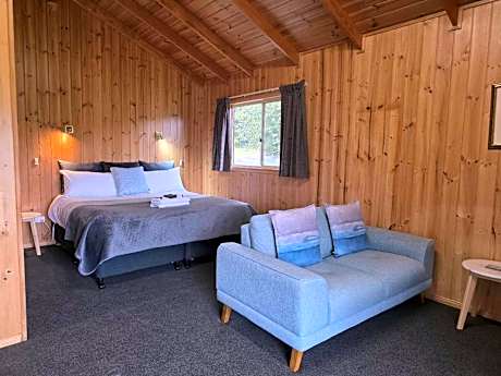One-Bedroom Bungalow - Rose Cabin