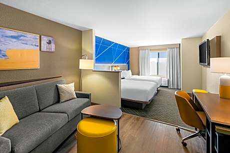 Queen Suite with Two Queen Beds - Non-Smoking