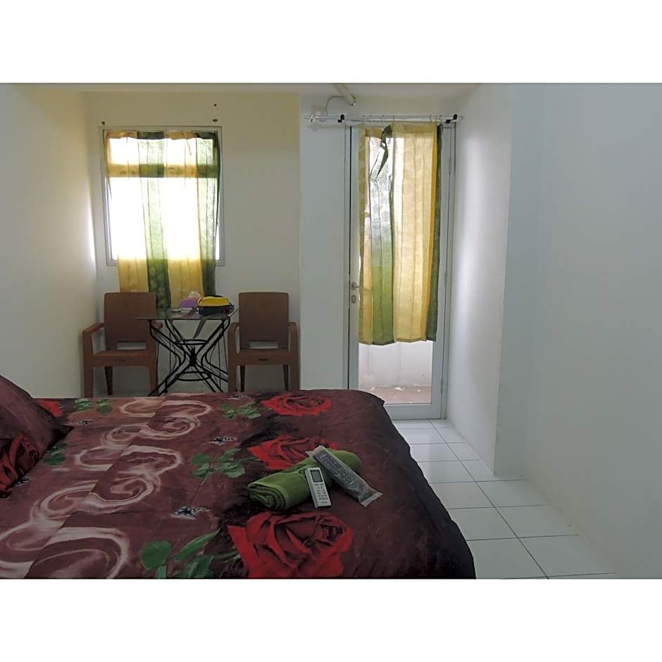 Reva Room on Gunung Putri Square Apartment