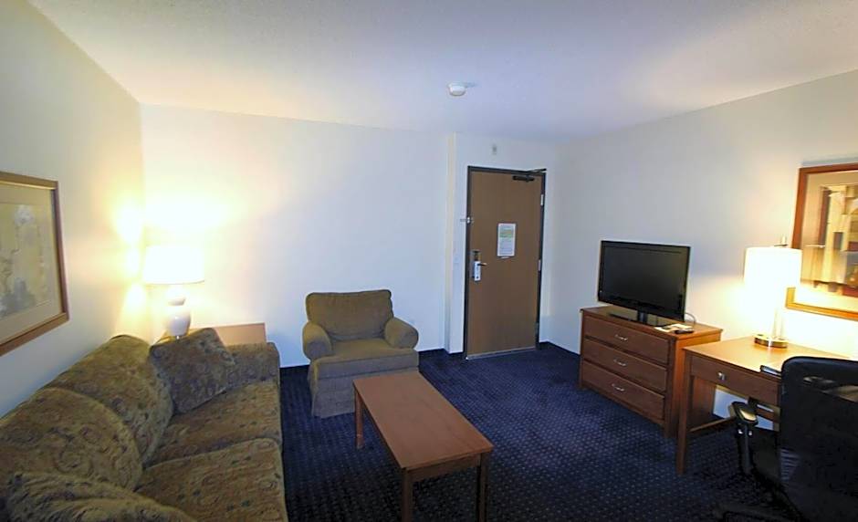 AmericInn by Wyndham Cedar Rapids/CID Airport