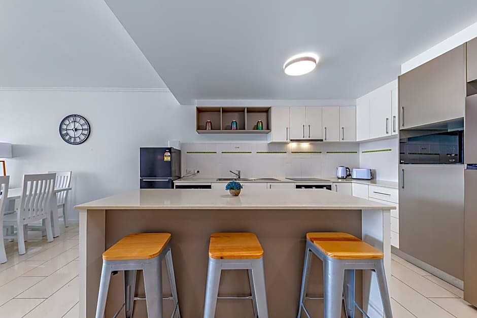 Airlie Summit Apartments