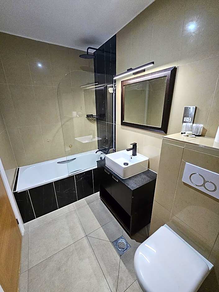 Cromwell International Hotel