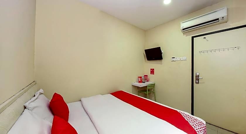 OYO 479 the green hotel