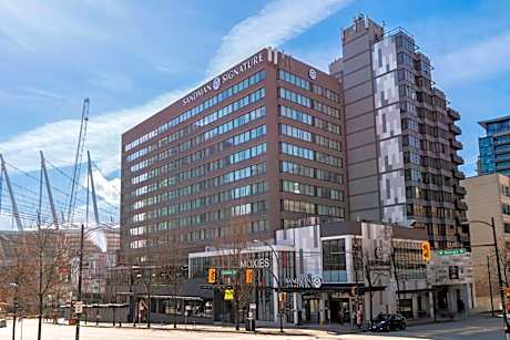 Sandman Signature Vancouver Downtown Hotel