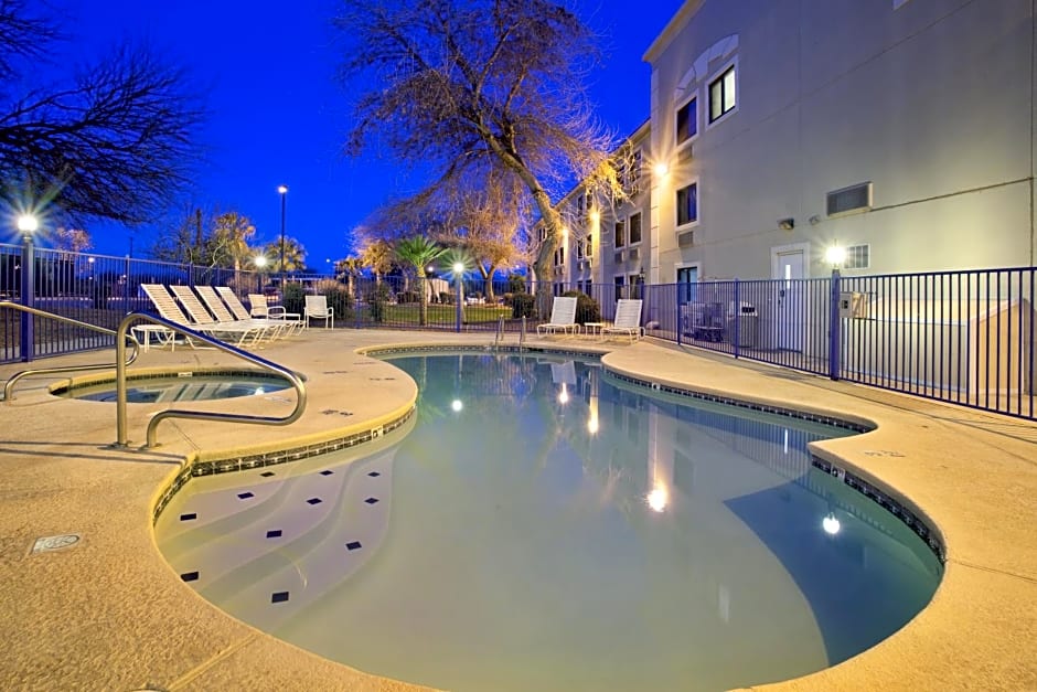 Holiday Inn Express Tucson-Airport, an IHG Hotel