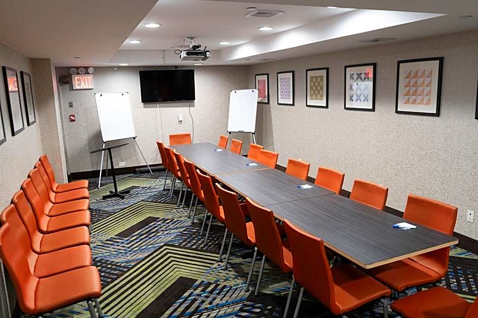 Holiday Inn Express Maspeth Hotel By IHG