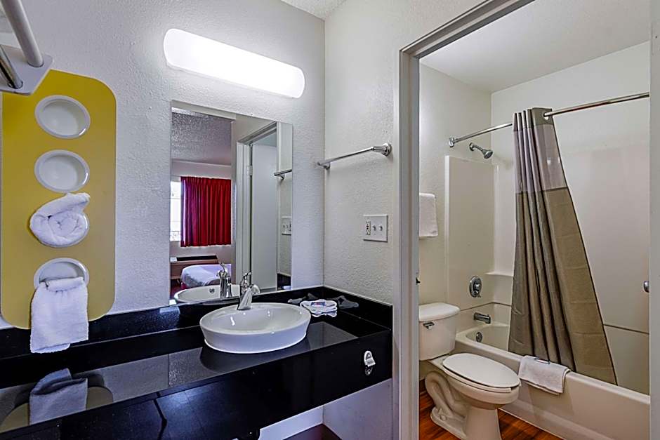 Motel 6 Modesto, CA